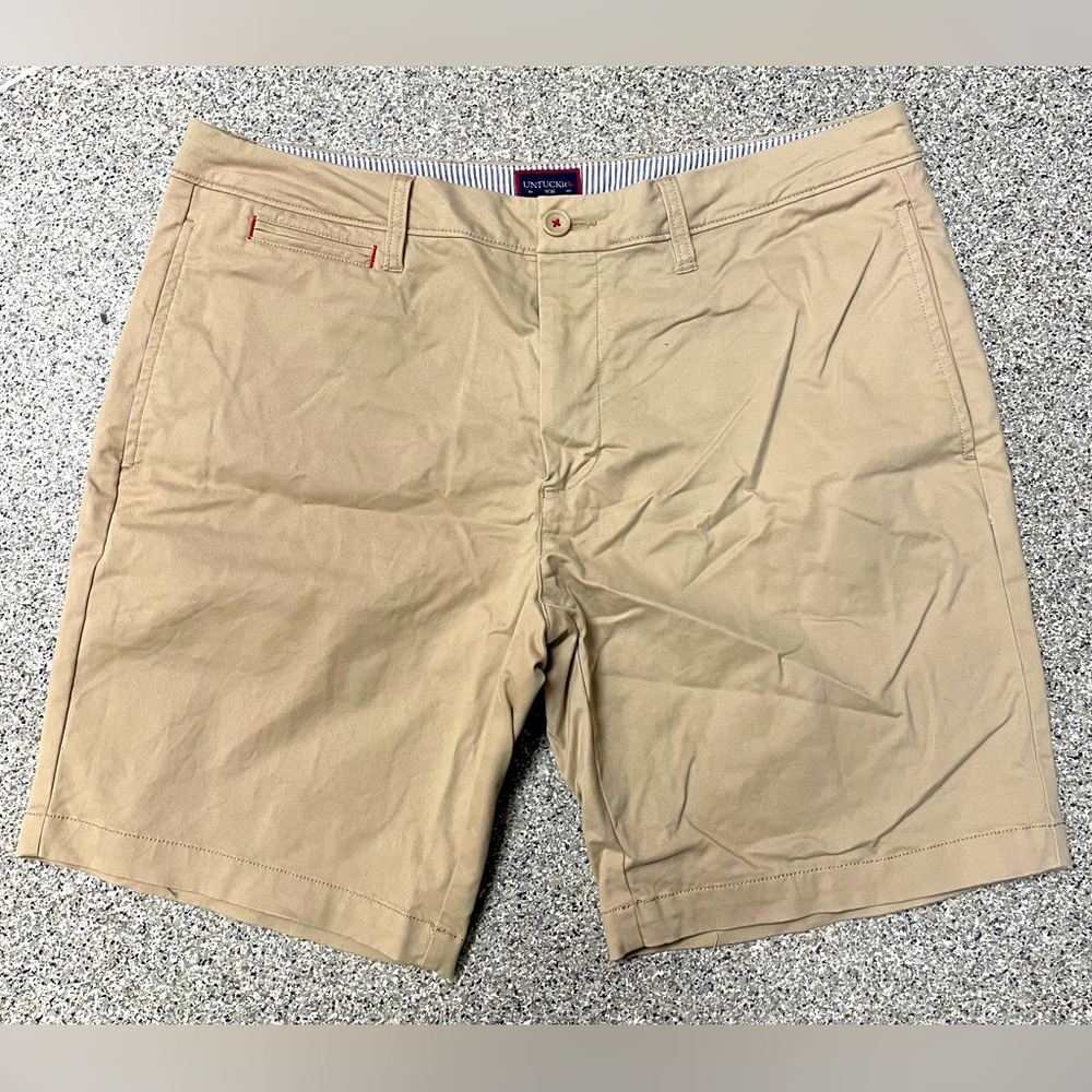 UNTUCKit Shorts  9 inch  Men's Waist Size 36 Tan  EUC